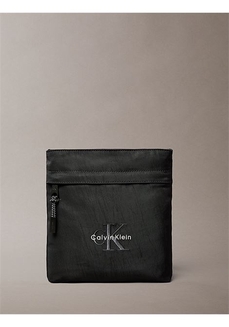 Borsa piatta in nylon con logo monogramma CALVIN KLEIN | LV04D3178GUB1